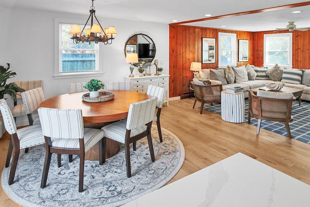 Charming 3br Home In Nantucket's Natural Beauty 3 Bedroom Home