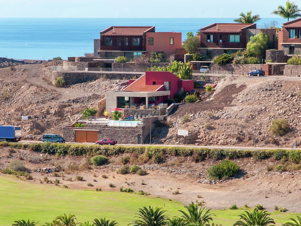 Vibrant Villa in San Bartolomé de Tirajana With Swimming Pool photo 5