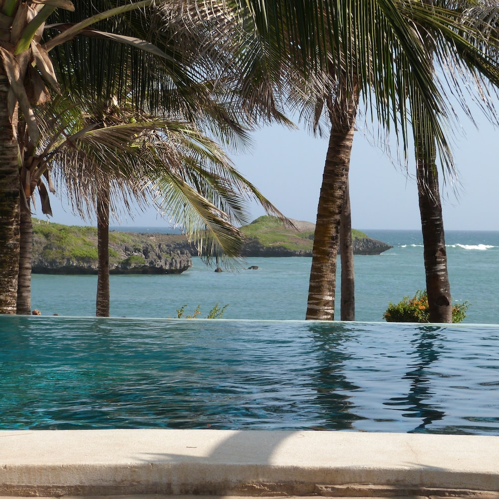 Aquarius Club International Resort