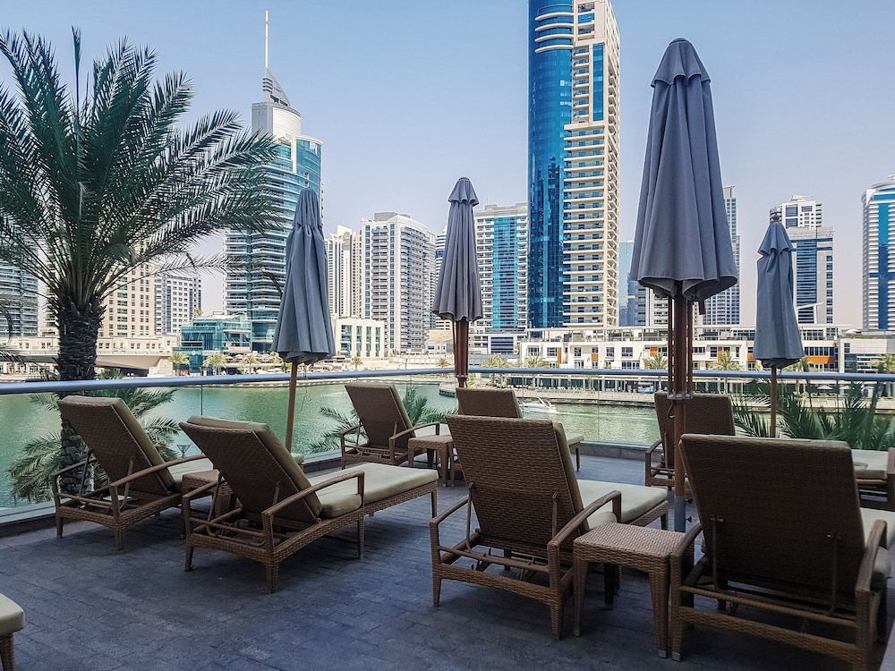 Maison Privee - Blissful Living w/ Dubai Marina Waterfront Views