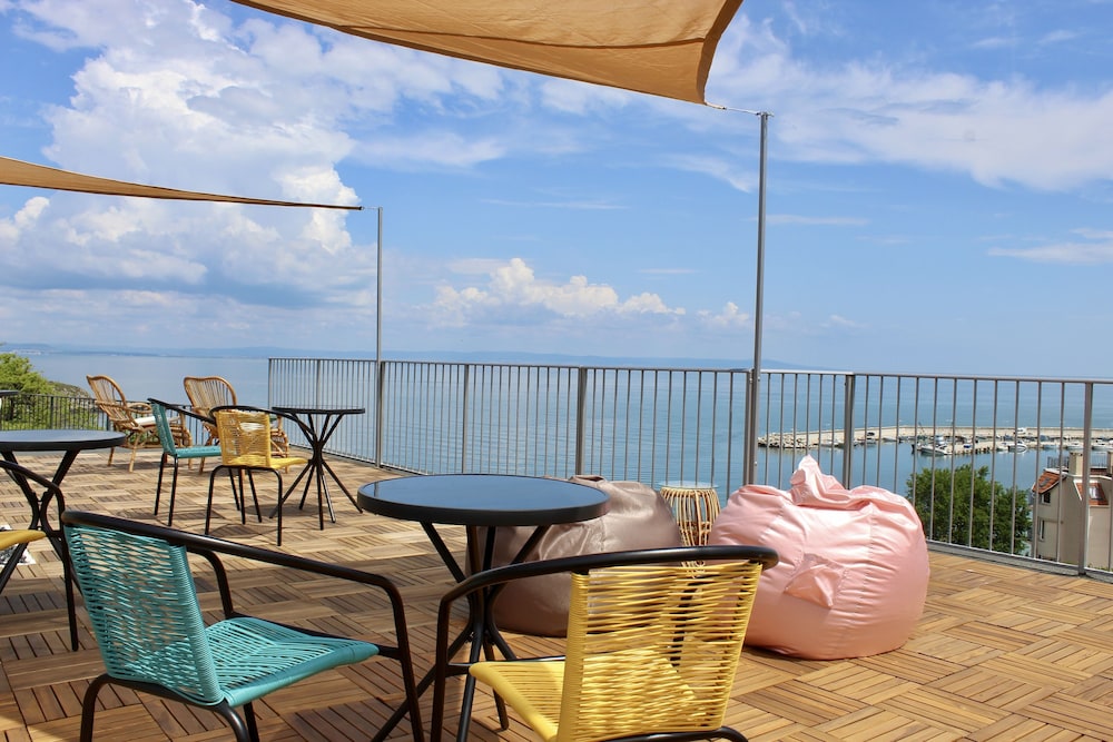 SUNSET ART HOTEL