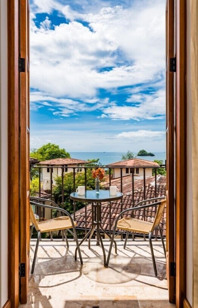 Las Catalinas Doorway