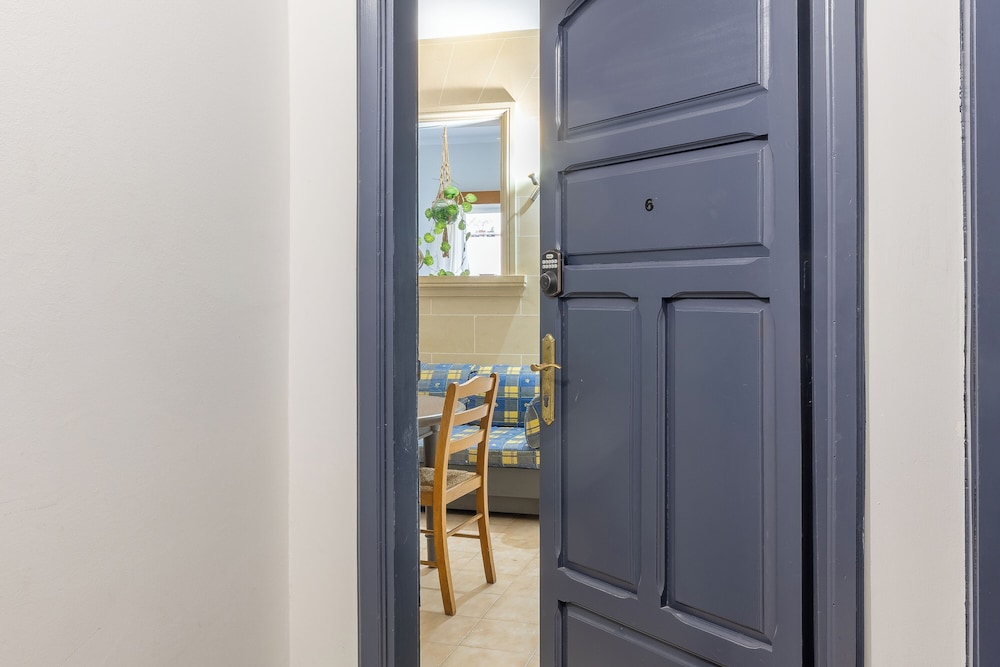 Exiles Bay - Stefanella Apart 6