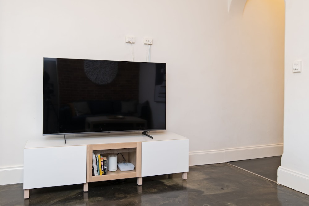 Lovely 2BR Home in Norwood