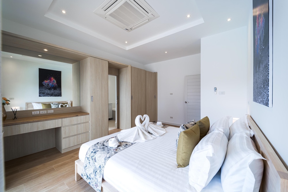 New Modern 3 Bedroom Pool Villa MB3