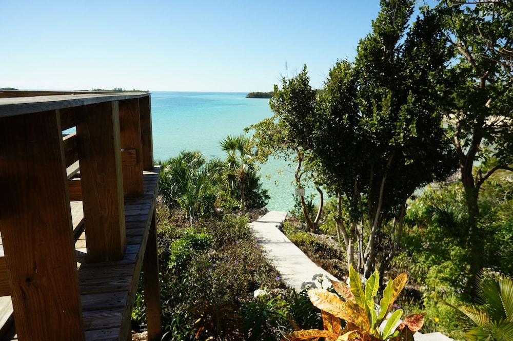Island Seaside Suites - Property Image 7