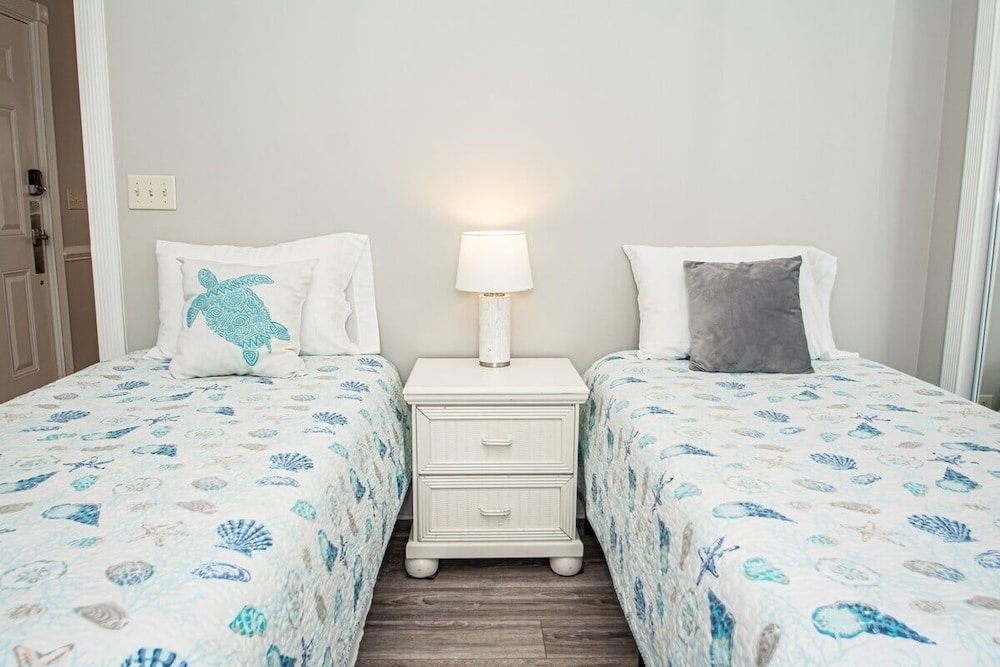 Magnolia Pointe Luster Leaf 4891-205 3 Bedroom Condo