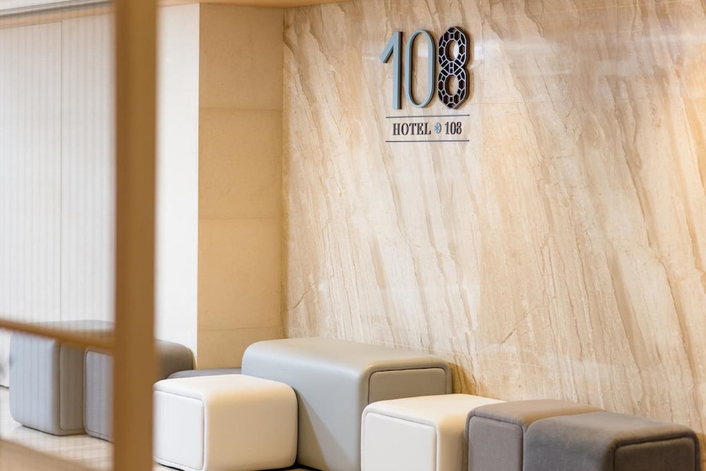 Hotel 108