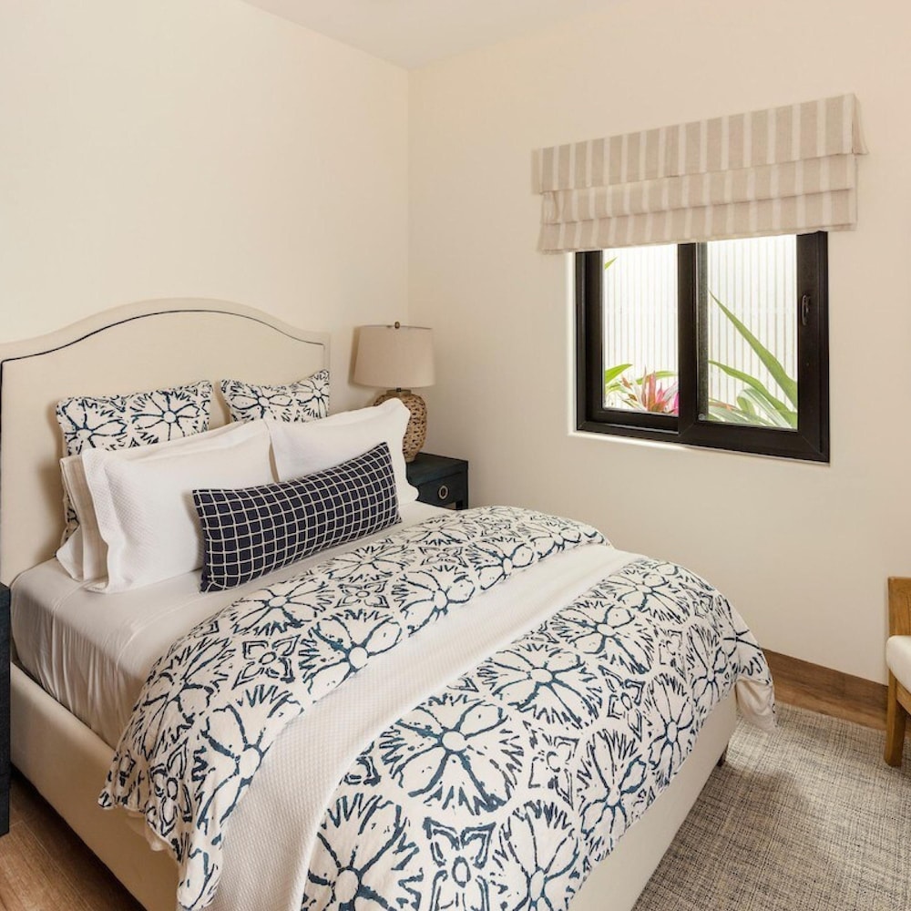 Oceanfront 2bd Penthouse