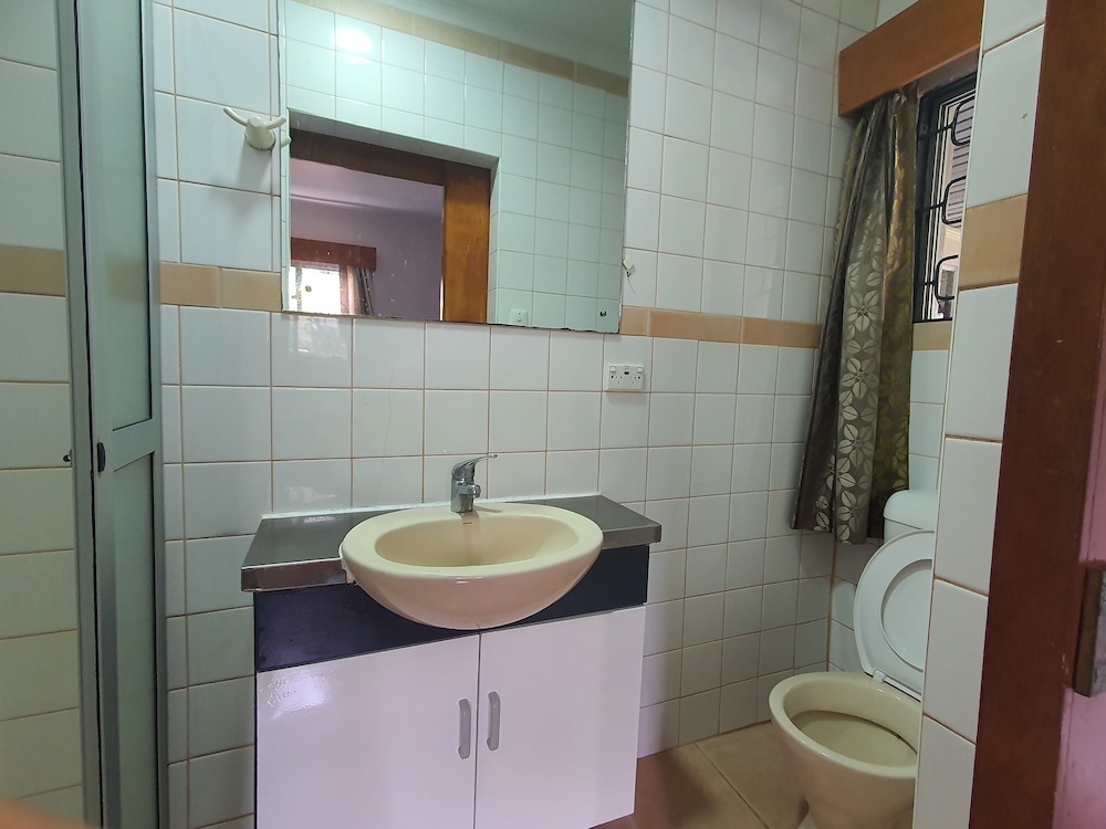 Axis Apartments
