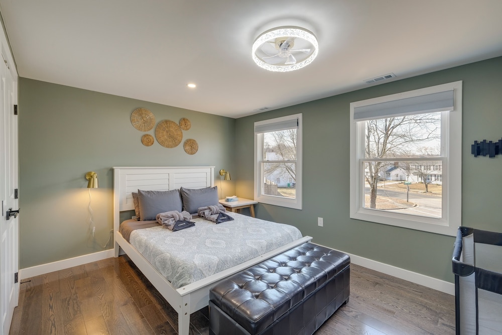 Family Friendly: Modern Retreat in Fort Washington