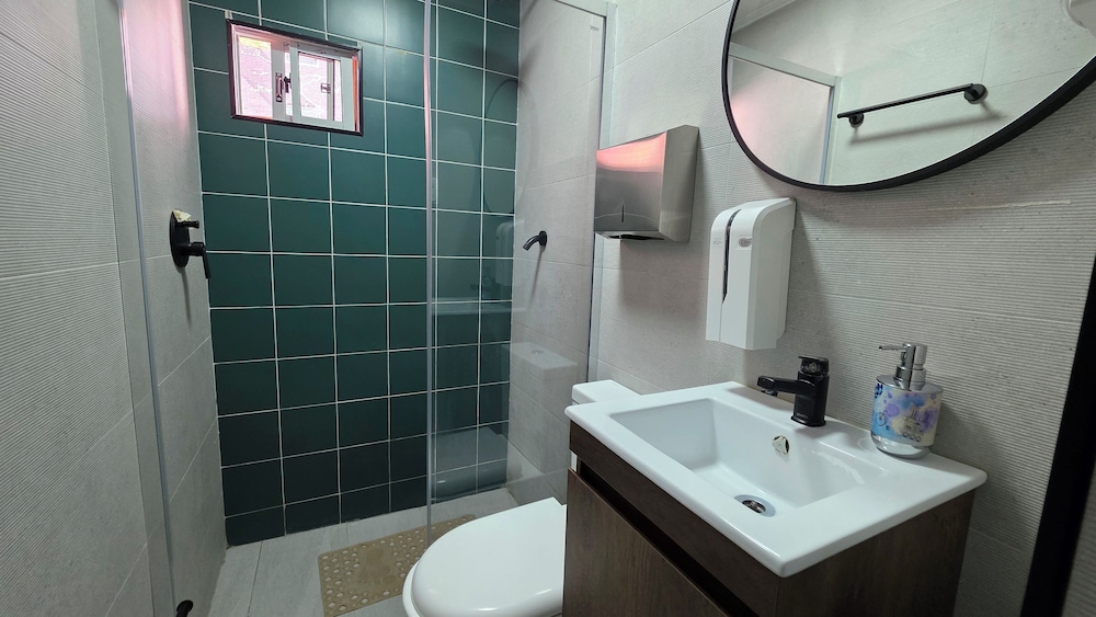 Oceana Suites Chile Hostel