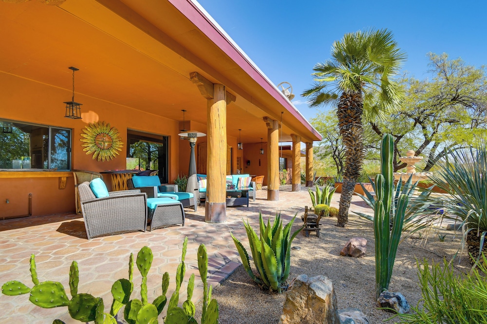 'full Circle Ranch' w/ Pool & Views in Cave Creek