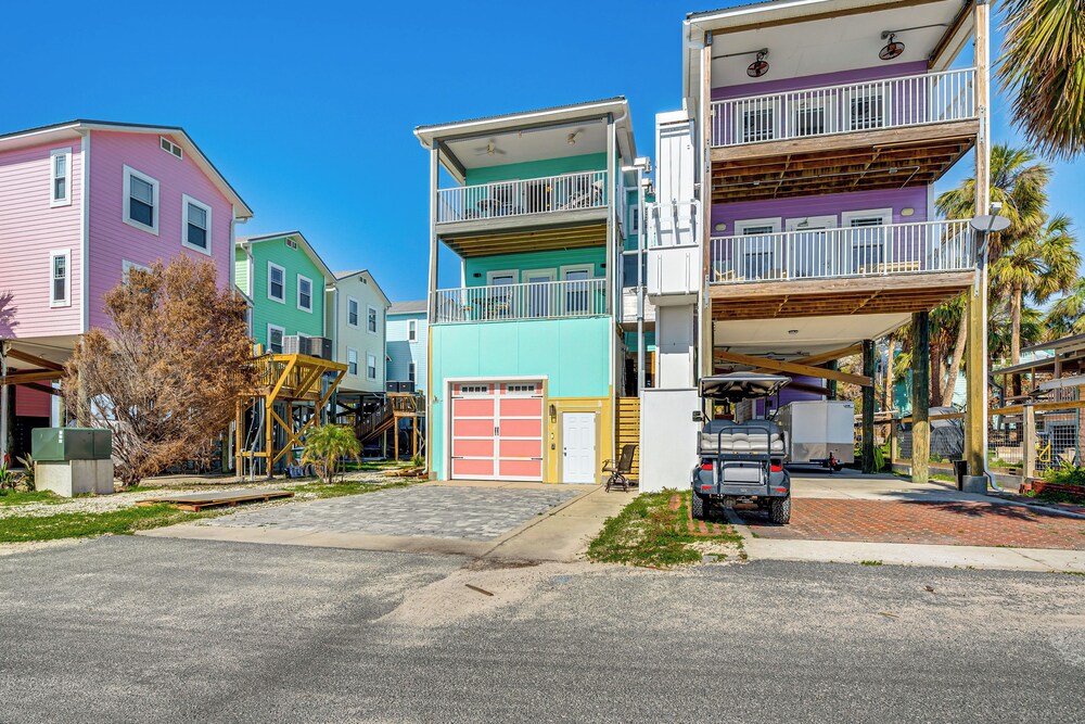 Steps to Beach: Home w/ Sunset Views in Cedar Key!