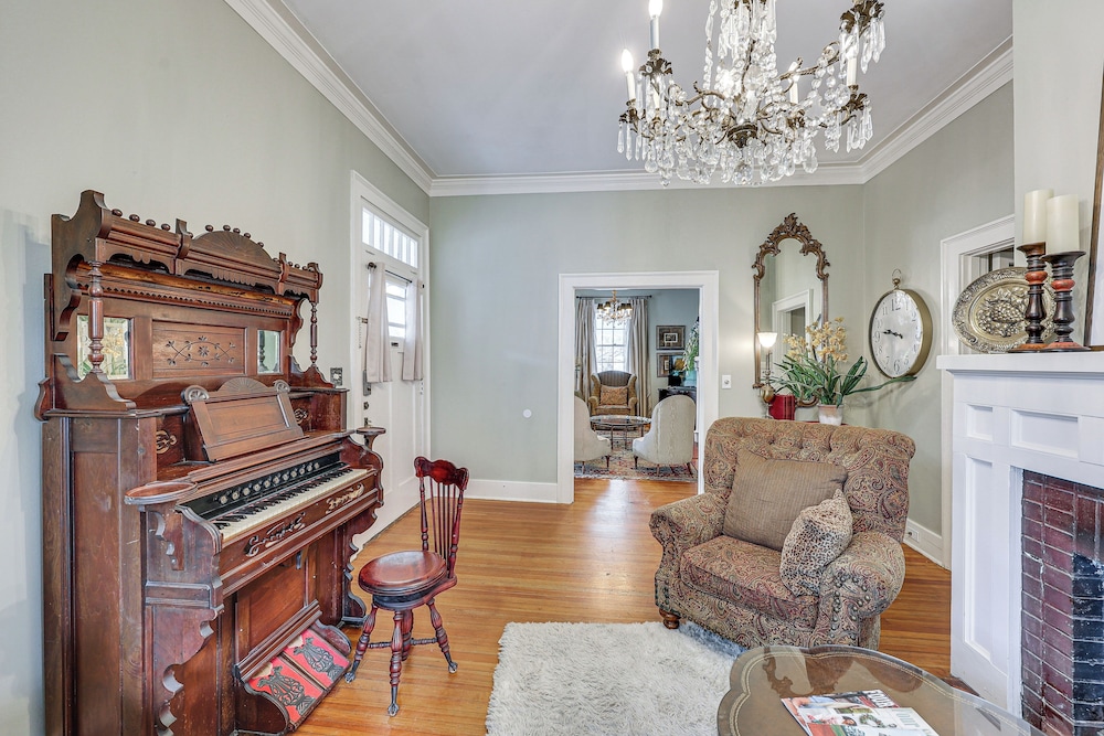 Walk to Dtwn Texarkana: Central Historic Home, photo 33