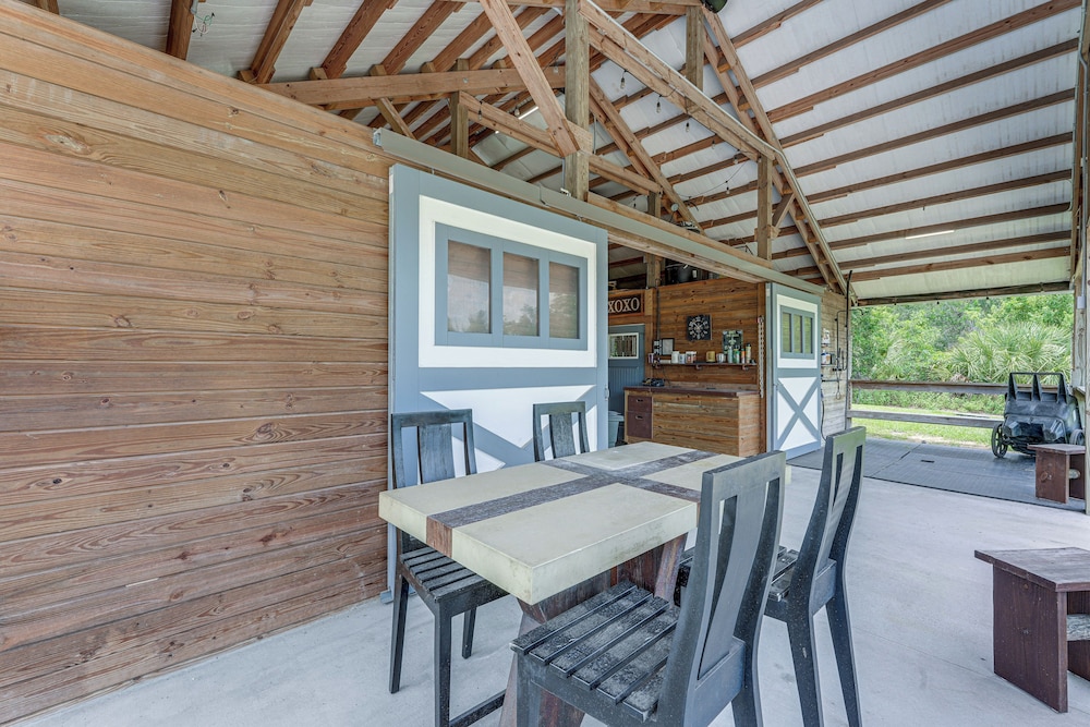 Farmhouse Hideaway w/ Covered Patio in Kissimmee