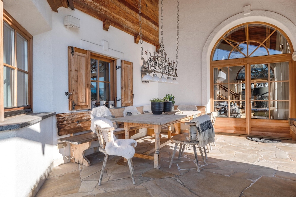 Elegant Chalet Near Slopes & Village