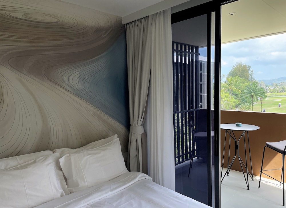 Apartment at Sky Park Condo by Lofty view 3