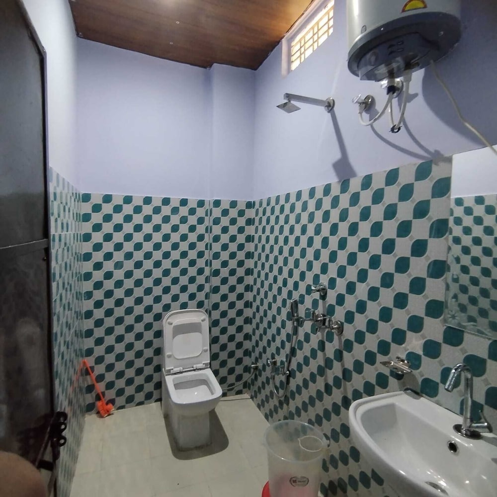 Pushkaraj Lodging