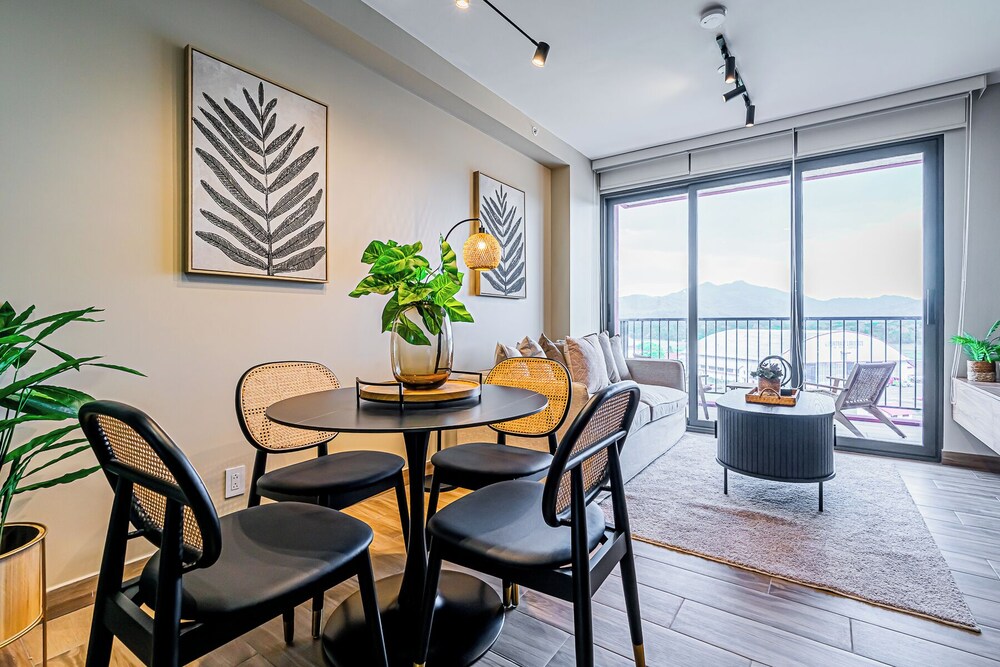 Centriqo by Wynwood house