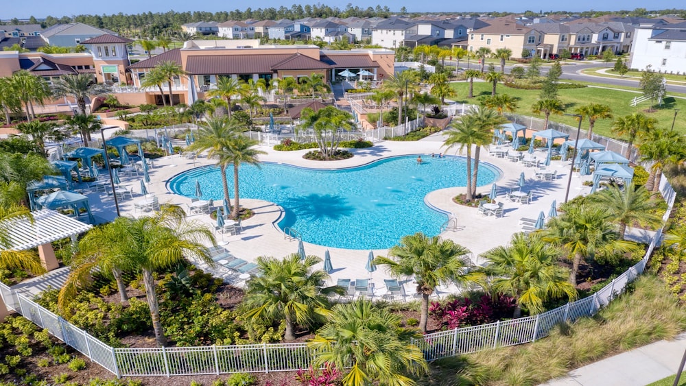 Solara Resort 7br Kids Fun Place Pool Spa Villa By Disney 8927 - Image 4