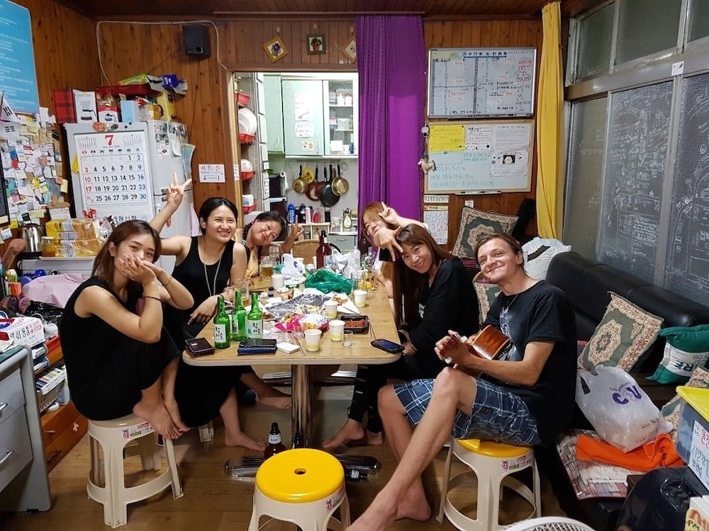 Springflower Guesthouse - Hostel