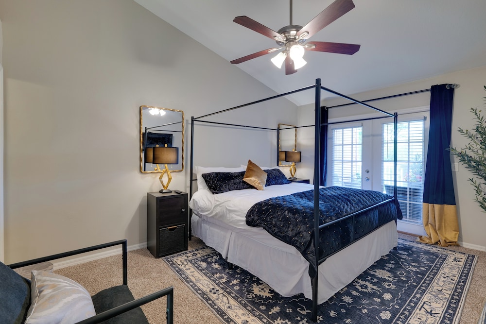 5 Mi to Wdw: Resort-style Condo w/ Pool Access