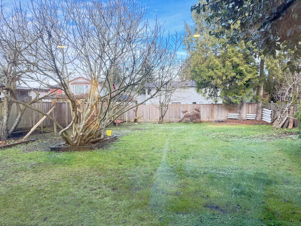 Quite House near Vancouver Airport view 4