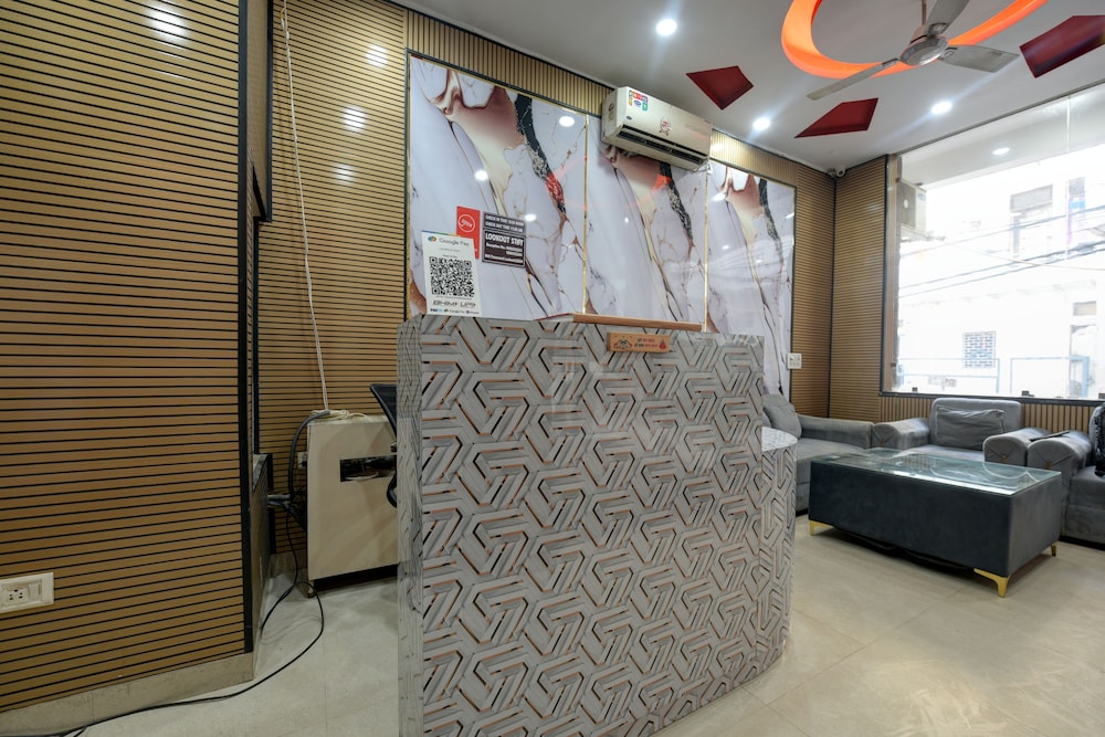 Hotel Lookout Stay Delhi IGI Airport