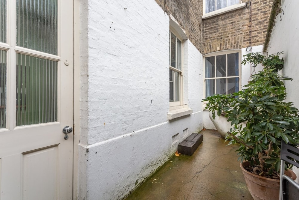 Modern 2 Bedroom Flat in Central London