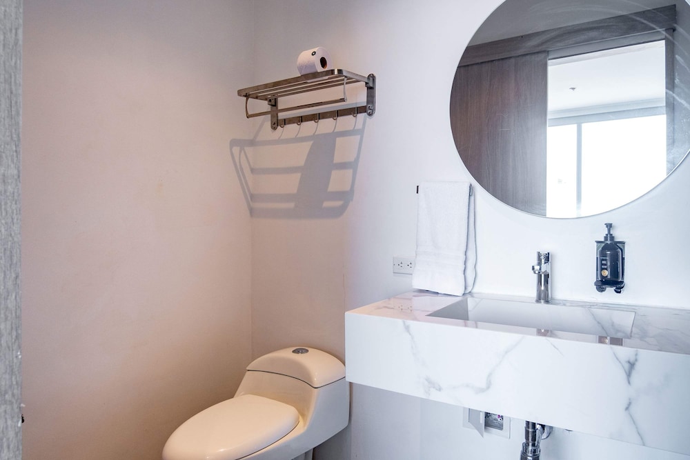 w Idyllic 3BR w Vibrant Terrace in CTG