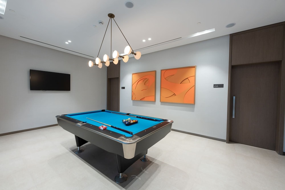 Cozy 2-bedroom Apartment Perfect for Family in Downtown With Burj Khalifa Views