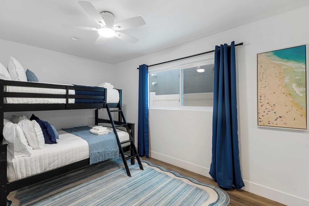 Coastal-chic Newport Stay Steps to the Beach, Dining & Boardwalk Optional Add-on Unit