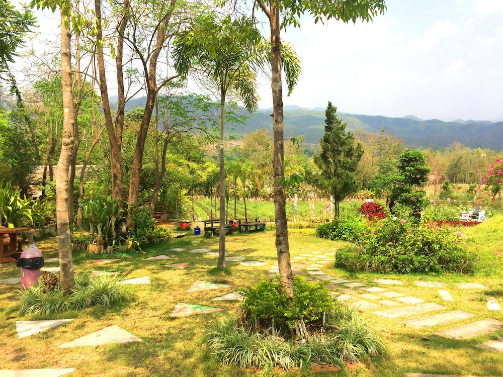 Montri Garden House