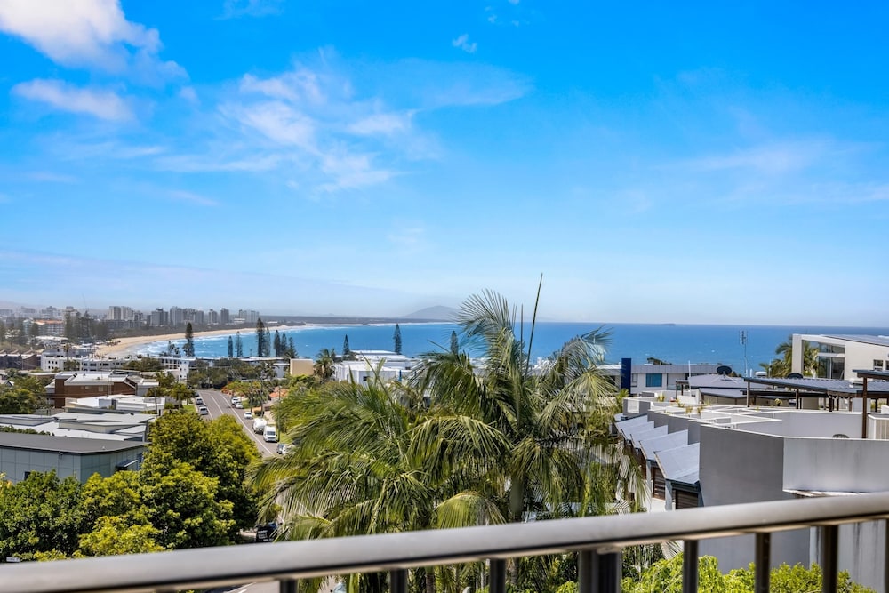 2-bed Near Beach With BBQ & Stunning Ocean Views