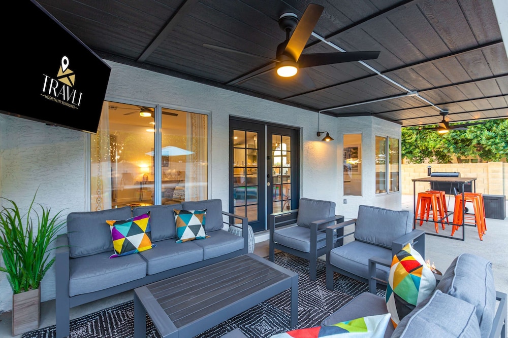 Modern Mesa Oasis Free Heated Pool Al-fresco Living