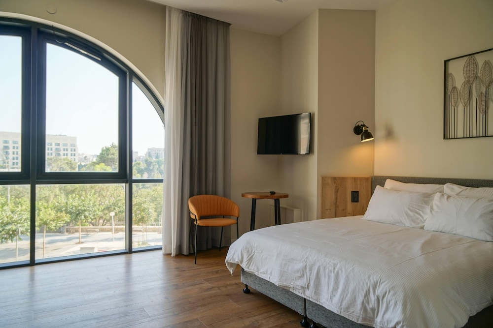 Apartique Hotel view 3