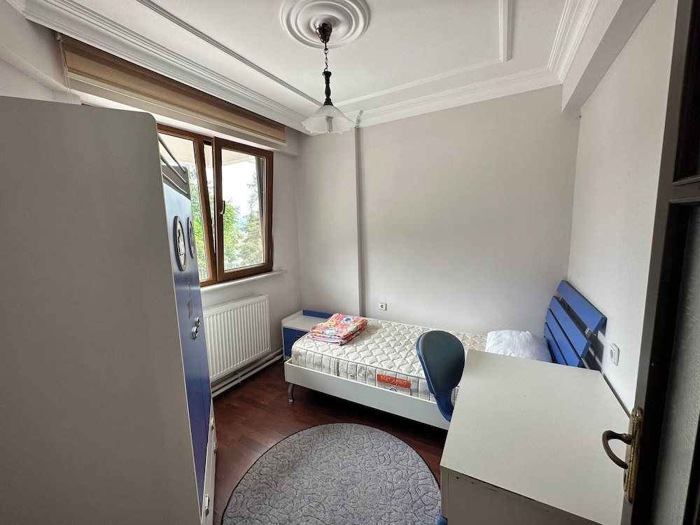 Peaceful Villa With Perfect View in the City Center view 2