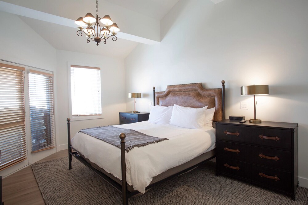 Trail's End Lodge at Deer Valley Resort - Three Bedroom Residence with Den and Spa #303 3 Condo