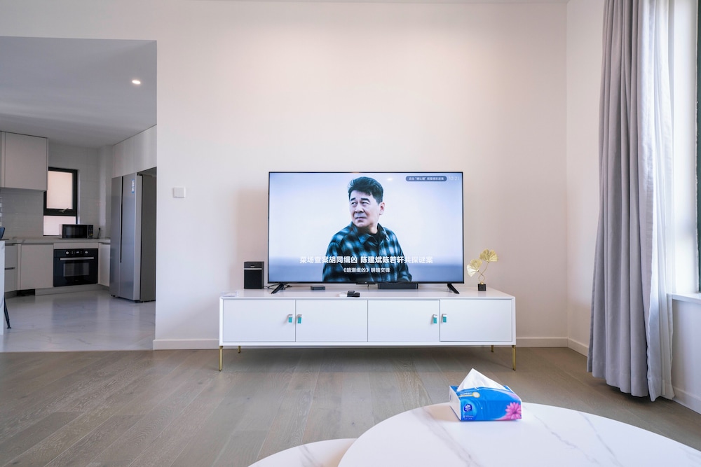 Tyms Elegant 4BR 2BA Apt Xujiahui Malls