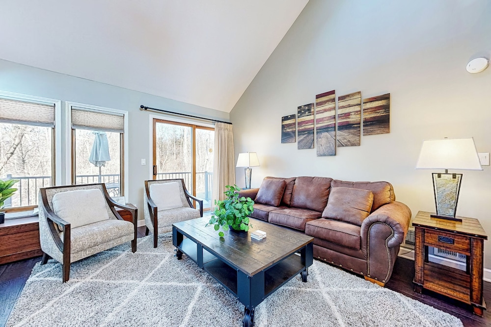 2BR Peaceful Home w/ Pool, Golf, Marina, W & D