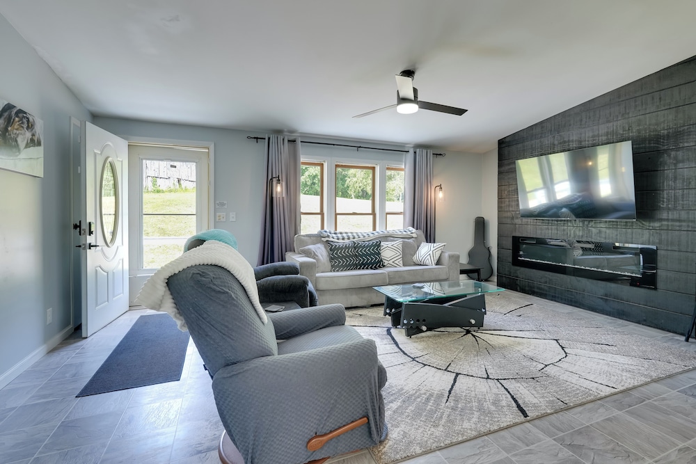 Lakefront Getaway w/ Dock & Yard in Reading!