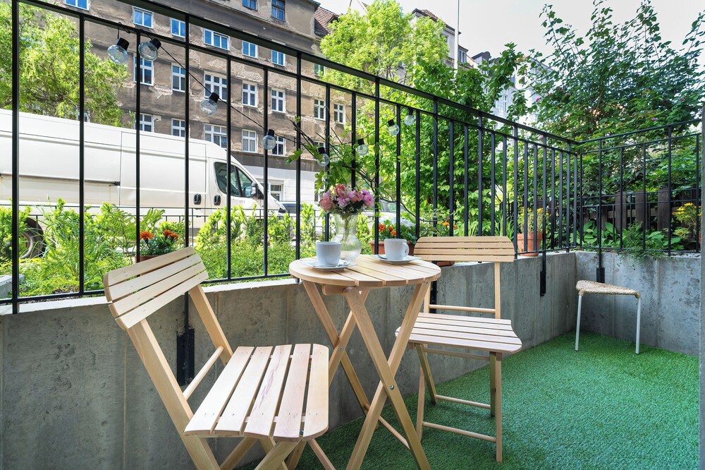 Studio Chelmonskiego MTP by Renters