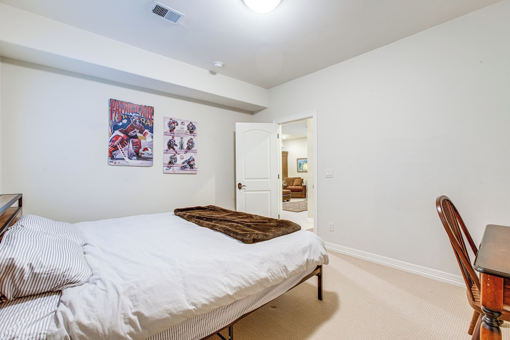 Walk to DU, Dining & Parks: Spacious Denver Home!