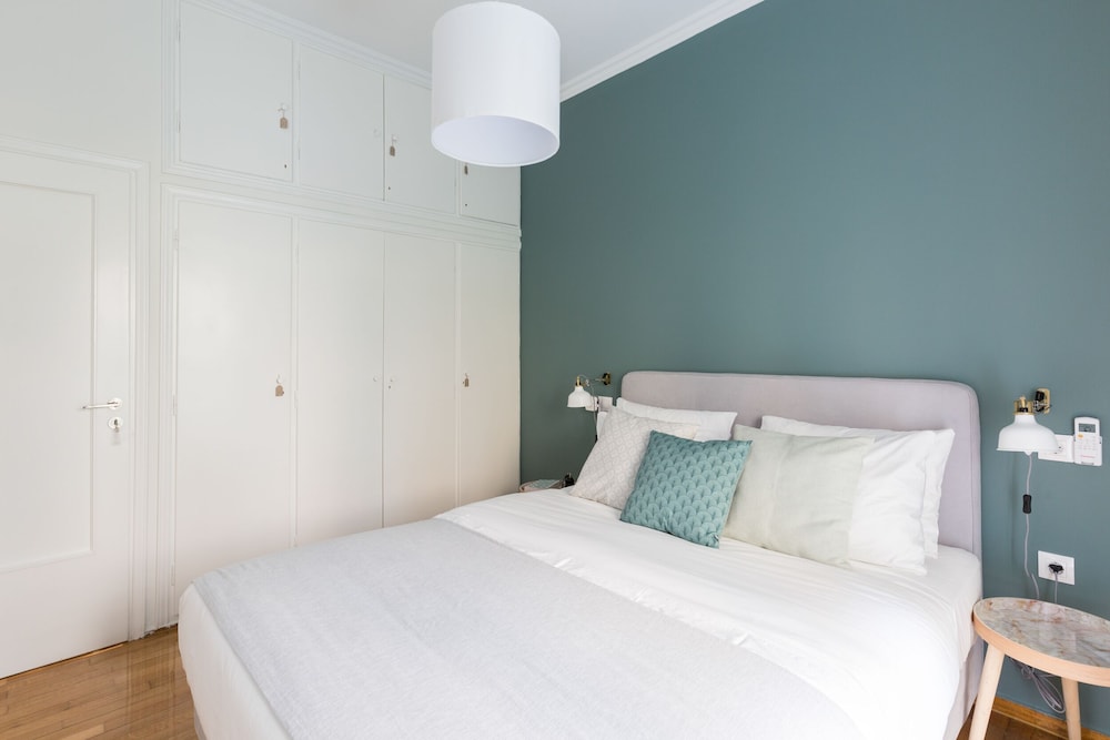 UPSTREET Sleek Flat in Central Syntagma