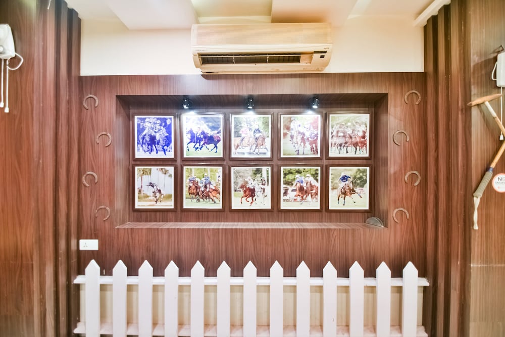 Hotel Flowers Inn