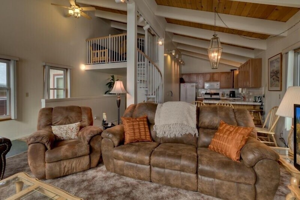 3851 Saddle Road