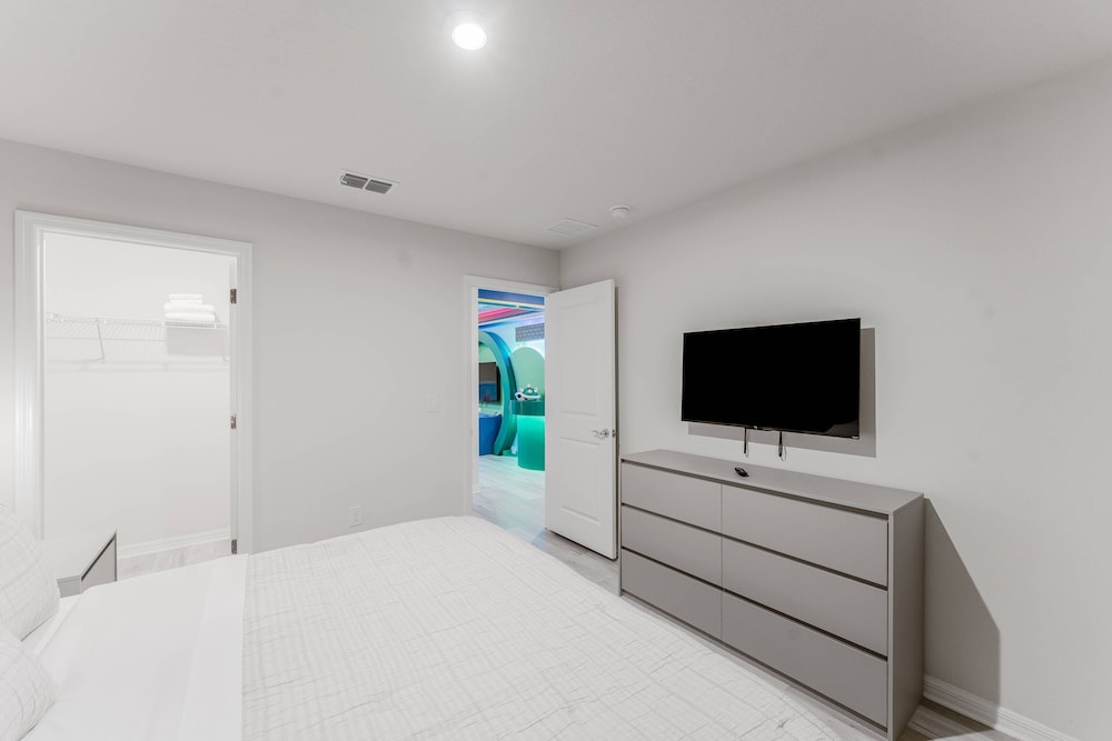 Amazing 7 bd Summerkitchen Gameroom