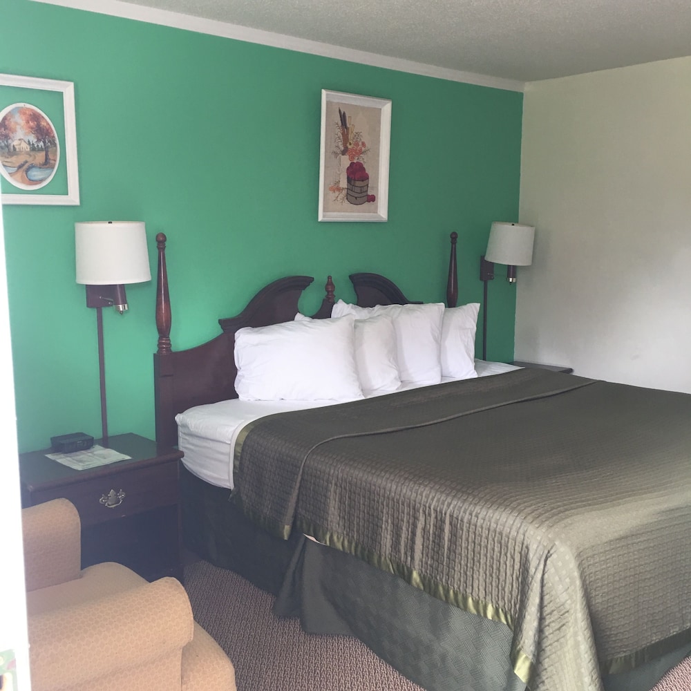 Traveler's Inn Motel