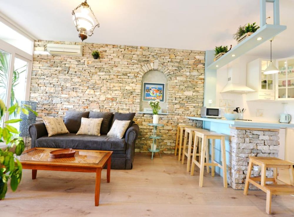 Bay House Rosohotnica